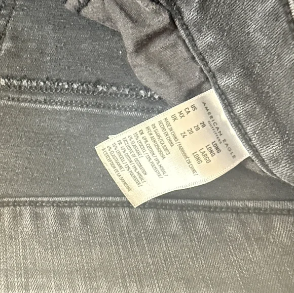 American Eagle Plus Size Women's Distressed Super Stretch Black Wash Jeans - Picture 3 of 3